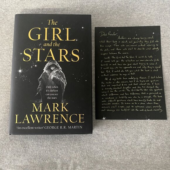 Illumicrate Edition Signed Sprayed Edge The Girl And The Stars By Mark Lawrence - Picture 3 of 15